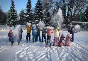 Zimowe zajęcia sportowe pierwszaków