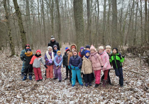 Klas 2c na zajęciach terenowych w Lesie Łagiewnickiego.