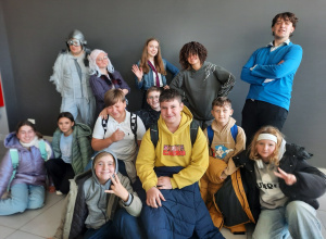 Wyjście klas szóstych na przedstawienie teatralne